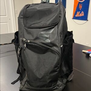 Easton E610 Black Cather’s Bat Pack